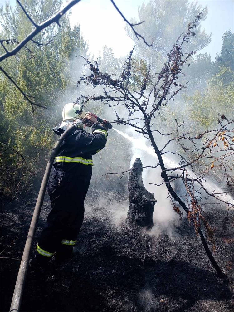 Slika /slike/Vijesti/DVD Marčane-pozar pula.jpg